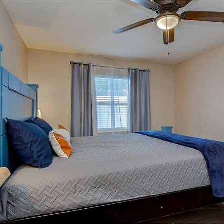Driftwood Castle Urban Oasis With Firepit Near Convention Center And Amalie Arena, Room For 6 Tampa Exterior photo
