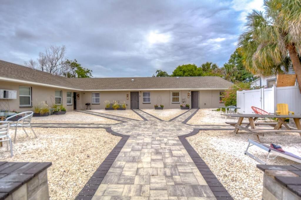 Driftwood Castle Urban Oasis With Firepit Near Convention Center And Amalie Arena, Room For 6 Tampa Exterior photo