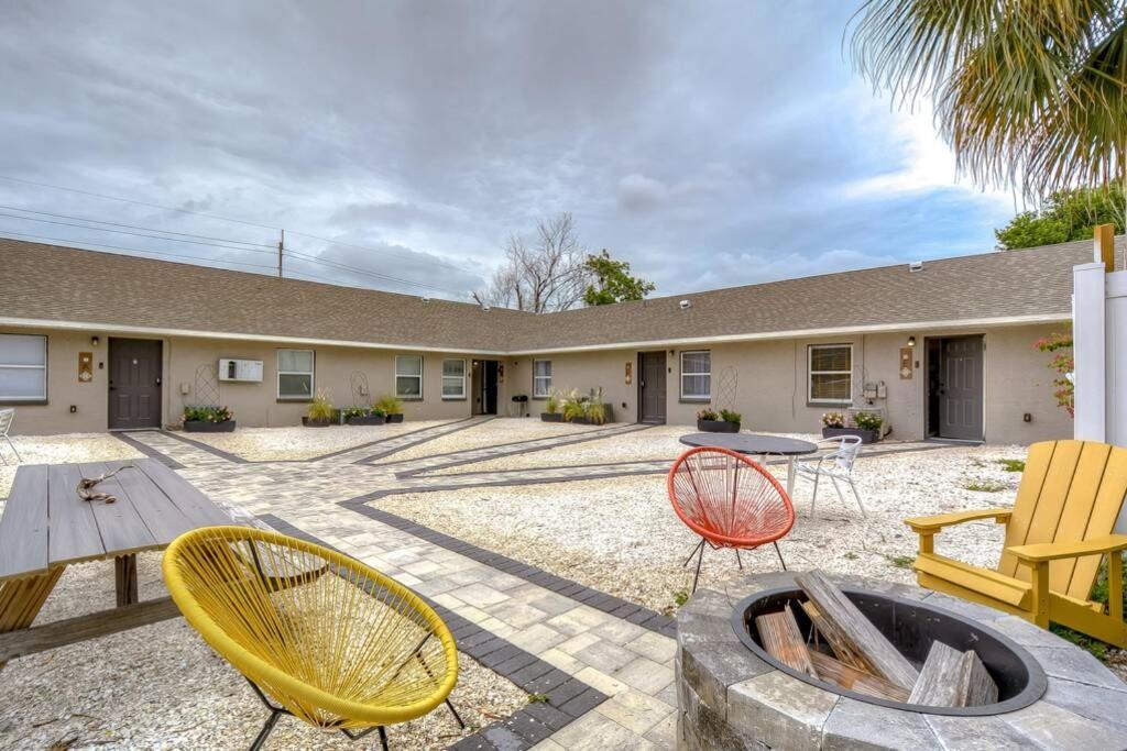 Driftwood Castle Urban Oasis With Firepit Near Convention Center And Amalie Arena, Room For 6 Tampa Exterior photo